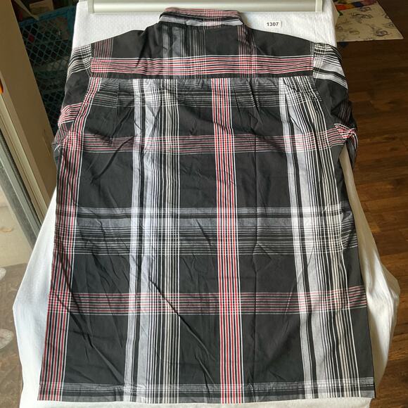 Avirex Men’s Short Sleeve Button Down Shirt size XL, Black Red White Checked - Picture 8 of 8